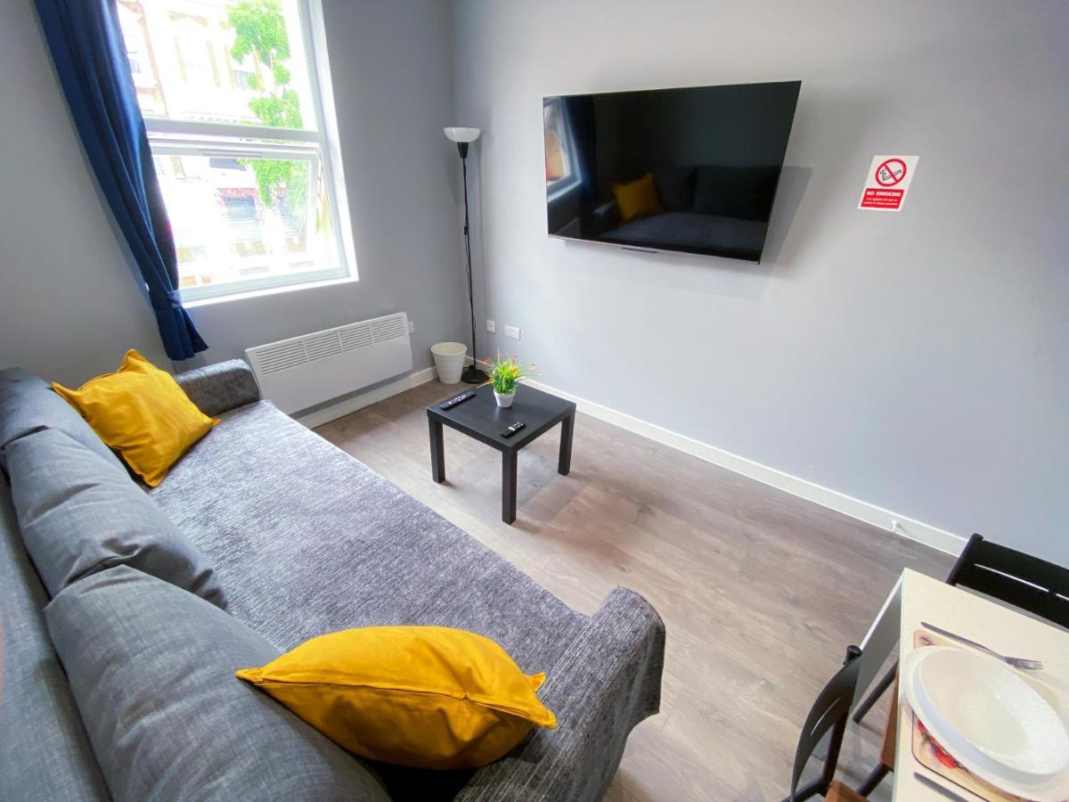 Stylish 1 Bedroom Flat In Wood Green Londres Exterior foto